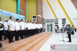 Prof Sutarto Hadi lantik DPW Artipena Aceh