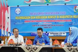 Pemkab Majene cari solusi peningkatan kesejahteraan nelayan