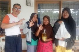 Jawa Barat salurkan 216.816 liter minyak goreng bersubsidi lewat aplikasi Sapawarga