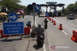 Arus lalu lintas roda dua di Suramadu mulai dialihkan
