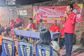 PDI Perjuangan sosialisasikan pencairan beasiswa PIP di Surabaya