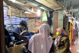 Permintaan seragam sekolah di Medan masih tinggi