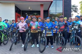 Wali Kota Banjarmasin dan Bupati Balangan gowes bareng