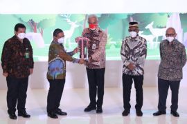 Ganjar terima penghargaan Green Leadership dari KLHK, dinilai berhasil selamatkan lingkungan di Jateng