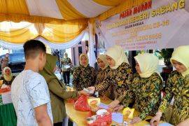 Meriahkan Hari Bhakti Adhyaksa, Kejari Sabang gelar pasar murah