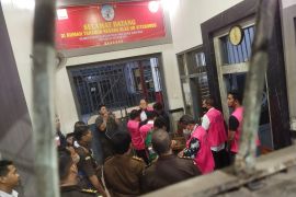 Kadis tersandung korupsi, kegiatan DLH Situbondo berjalan normal