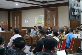 Soal suap dana PEN Koltim, Ajudan akui antar amplop isi dolar Singapura ke eks Dirjen Kemendagri