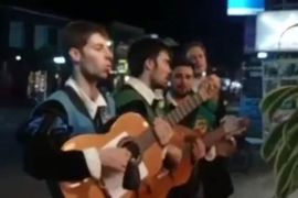 Polisi bantah WNA Spanyol ngamen dan minta bayaran di Kuta Mandalika