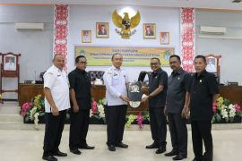Pemkab dan DPRD Ketapang tandatangani nota kesepakatan
