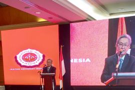 Ketum Ikadin ajak pengurus menjaga marwah advokat