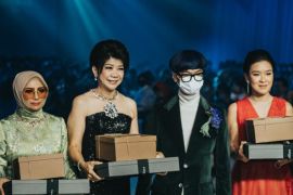 Jenama perhiasan asal Bandung eksis di peragaan busana Didi Budiardjo