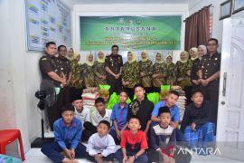 Kajari Sawahlunto lakukan kegiatan sosial syukuri Hari Bhakti Adhyaksa ke-62