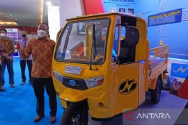 Nozomi kenalkan kendaraan listrik roda tiga Elektra