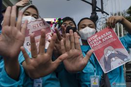 Children's Day offers momentum to establish child-friendly country