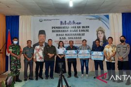 KKP bekali kemampuan pembudidaya ikan Sekadau dalam membuat pakan