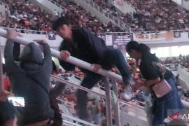 Jakmania rusak pagar stadion JIS, Anies minta Jakmania berperilaku kelas dunia