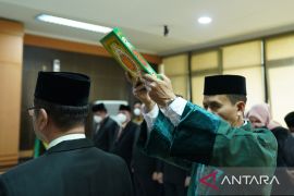 Bupati Bekasi lantik lima pejabat pimpinan tinggi pratama