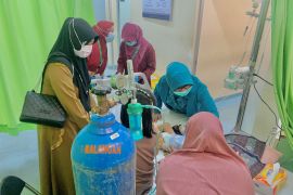Hari Anak Nasional, Erly Satriana besuk pasien anak di RSUD