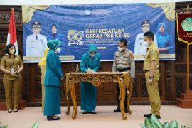 Ibu-ibu PKK berperan gerakkan roda perekonomian
