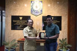 Ini amanah menteri Luhut disampaikan kepada ketua DPRA