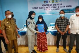 Direktur Operasional Jasa Raharja serahkan santunan korban KM Cahaya Arafah