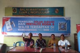 Pertamina Sumbar akan sediakan tiga posko bantu masyarakat daftar pembelian BBM bersubsidi