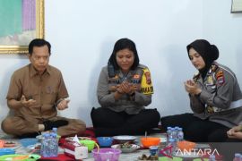 Bupati Tapin sumbang sapi untuk haul Datu Sanggul ke 257