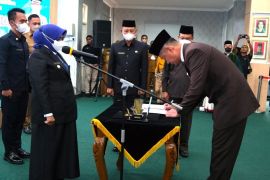 Zulhidayat dilantik sebagai Sekda Kota Tanjungpinang