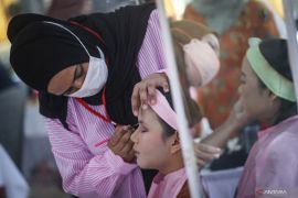 Complexion adalah kunci dalam riasan  buat kulit wajah sempurna