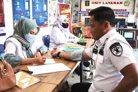 Peringati HDKD ke-77, personil Lapas Tembilahan donor darah