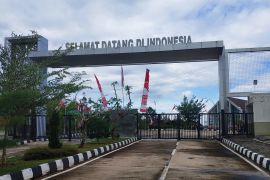 Pintu batas negara Indonesia-Malaysia di Badau resmi dibuka