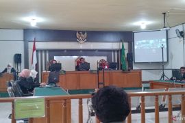 Mantan Bupati Kuansing divonis 5 tahun 7 bulan penjara atas kasus suap