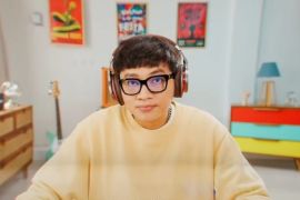 Dochi Pee Wee Gaskins rilis kacamata kolaborasi "Kavica X Sadega"