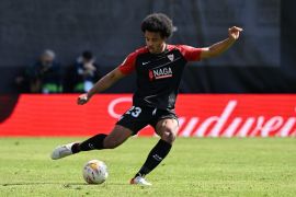 Barcelona kalahkan Chelsea dapatkan pemain bek Jules Kounde