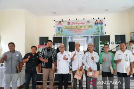 Bupati Gorontalo Utara ajak warga budayakan membuang sampah di tempatnya