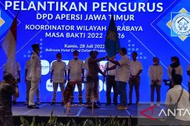 Lantik Korwil Surabaya, DPD Apersi Jatim ingatkan tantangan perizinan LSD