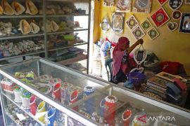 Kerajinan kerang Kenjeran