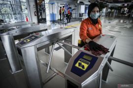 Pengguna KRL selama dua pekan Februari 2023 mencapai delapan juta