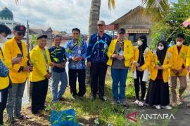 Mahasiswa ULM tanam seribu pohon cegah abrasi sungai di Banjarmasin