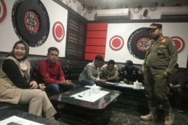 Pantau jam operasi hiburan malam, Satpol PP Dumai rutin berpatroli