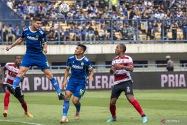 Bek Persib Bandung alami gangguan pencernaan