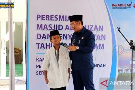 Bupati Bekasi ajak warga galakkan budaya "Maghrib Mengaji"