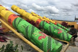 Meriam karbit tepian Sungai Kapuas