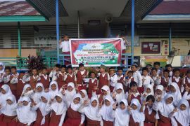 Memicu budaya literasi, siswa perlu didorong buat karya tulis dengan memanfaatkan teknologi informasi