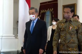 Presiden RI bertemu Menlu China bahas kereta cepat dan perdagangan