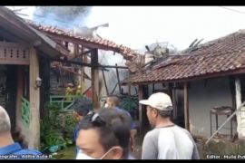 Kebakaran landa hotel dan rumah warga di objek wisata pantai selatan