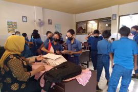 Satgas COVID-19 mengingatkan kepala sekolah perketat prokes