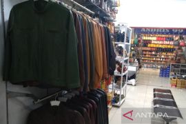 Garut kerja sama dengan Poppy Dharsono kembangkan industri kulit