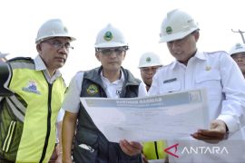 Wagub Jabar tinjau perbaikan ruas Jalan Cikarang-Cibarusah Bekasi