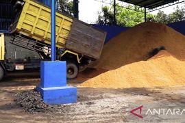 PLN konsisten turunkan emisi PLTU Asam Asam